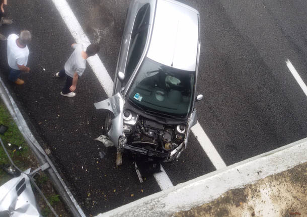 incidente cavalcavia a26 besnate