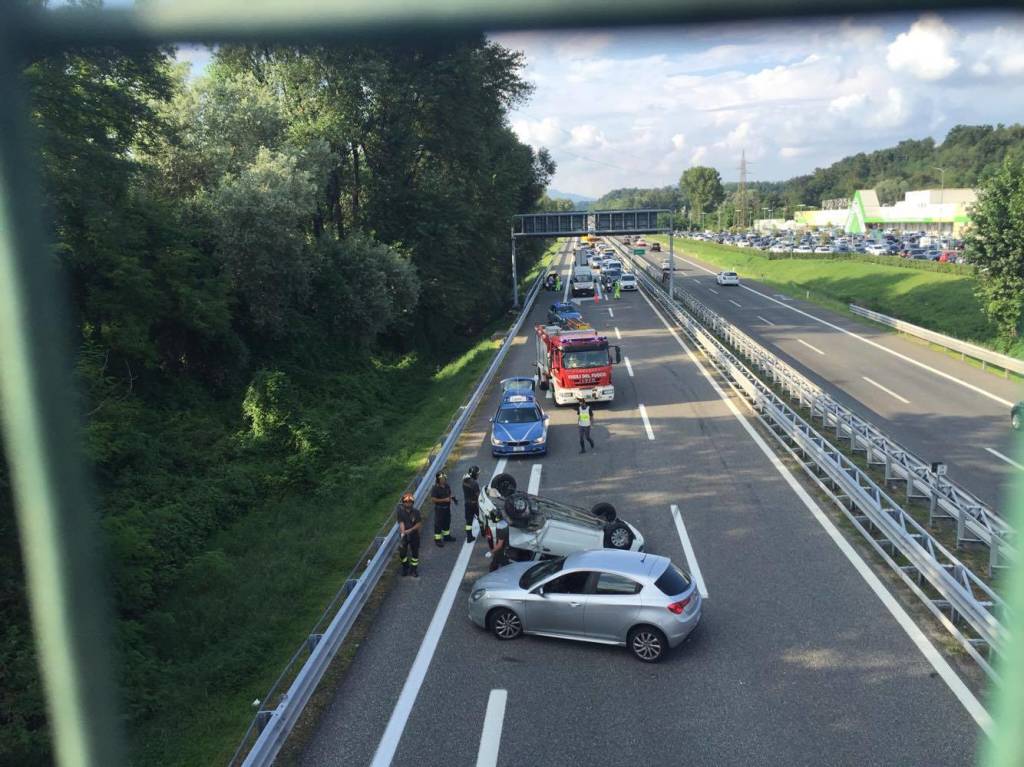 incidente solbiate arno autostrada a8