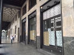 negozio chiusi varese