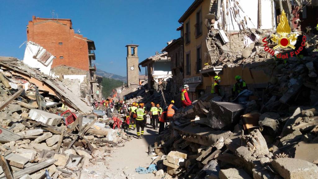 terremoto vigili del fuoco varese