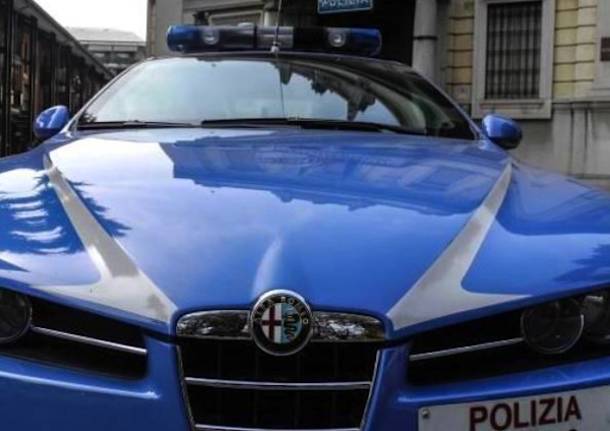 volante Polizia auto generica Busto commissariato