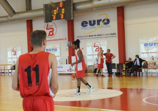 Basket: amichevole Legnano-Sassari