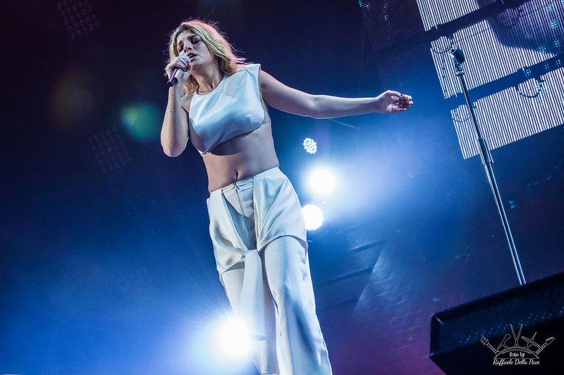 Emma Marrone in concerto al Forum 