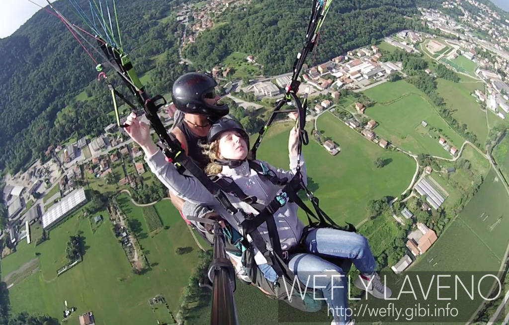 Il primo volo di Monica in parapendio 