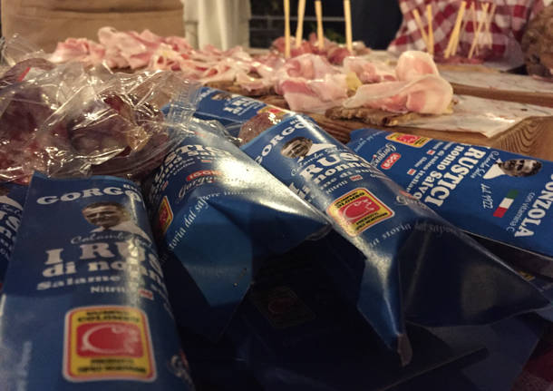 L'abbraccio sul lago tra il gorgonzola novarese e il salame varesino