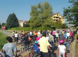 Pedalata e pulizia per una "green way" sulla ex Saronno-Seregno