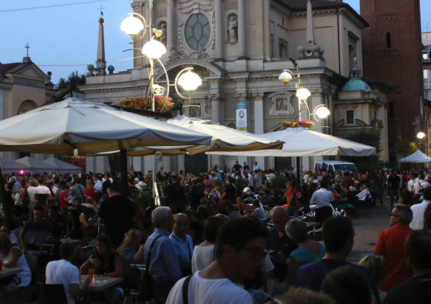 piazza san giovanni busto arsizio centro amatriciana