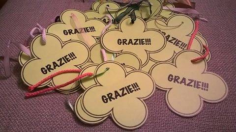 Sulle bici parcheggiate spunta un biglietto: "Grazie!"