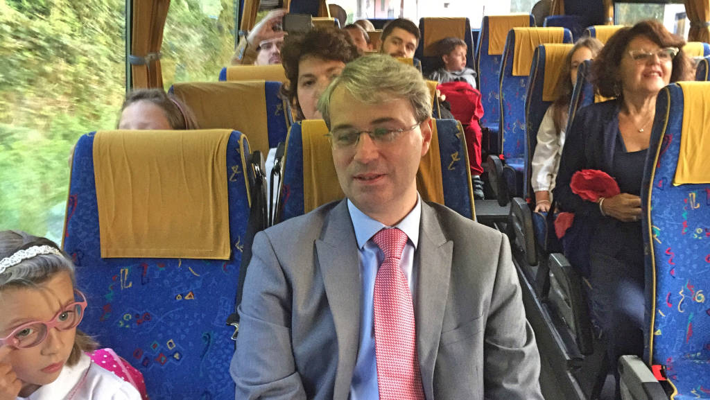 Sullo scuolabus della Rasa