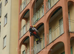 Brucia un condominio a Laveno/2