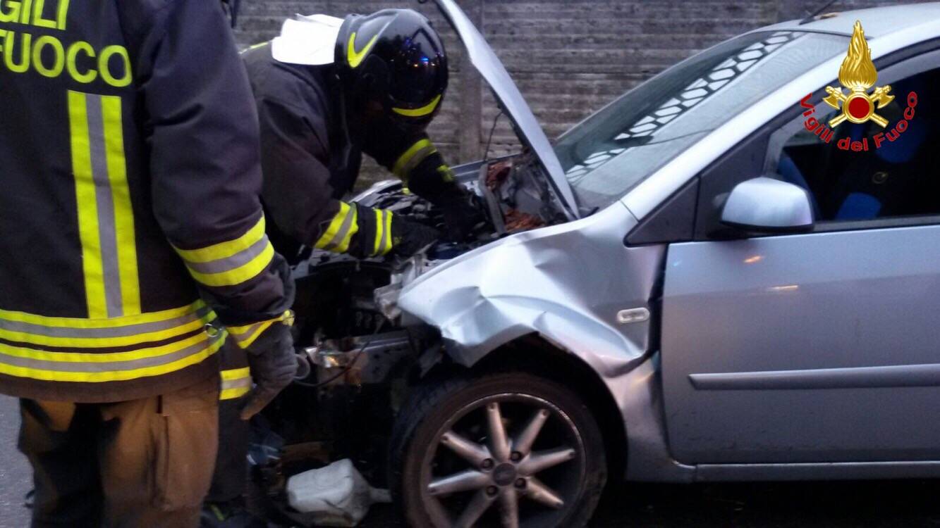Auto ribaltata ad Arsago seprio