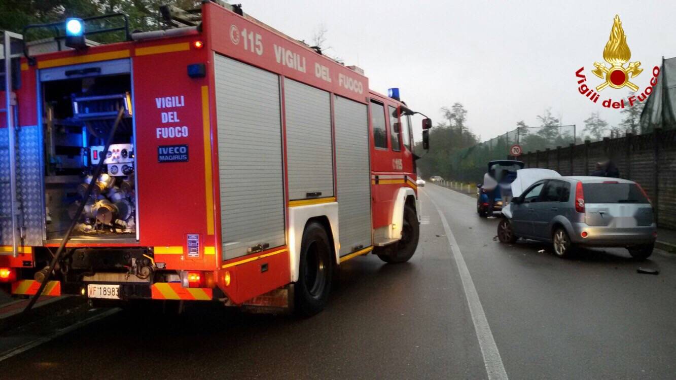 Auto ribaltata ad Arsago seprio