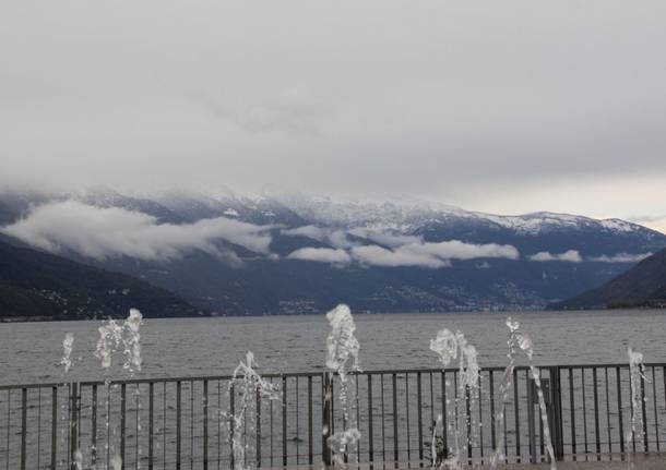 La nevicata sui rilievi del Luinese