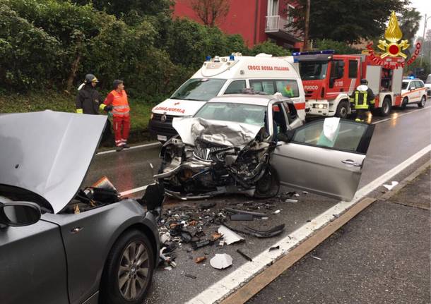 Scontro d\'auto a Besano