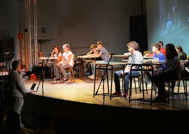 10 anni delle scuole medie Giovanni Paolo II: spettacolo in auditorium – Cerro Maggiore