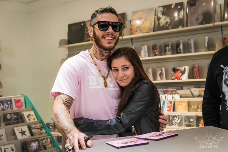 Emis Killa a Varese (foto di Raffaele Della Pace)