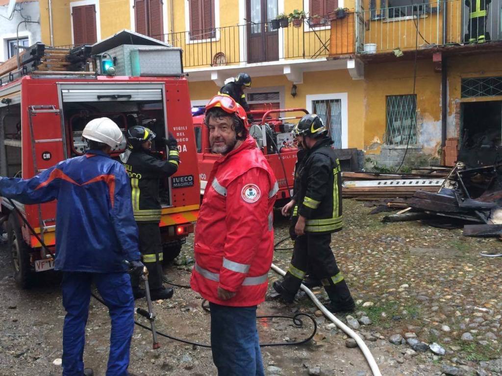 Incendio a Cittiglio: sei persone evacuate