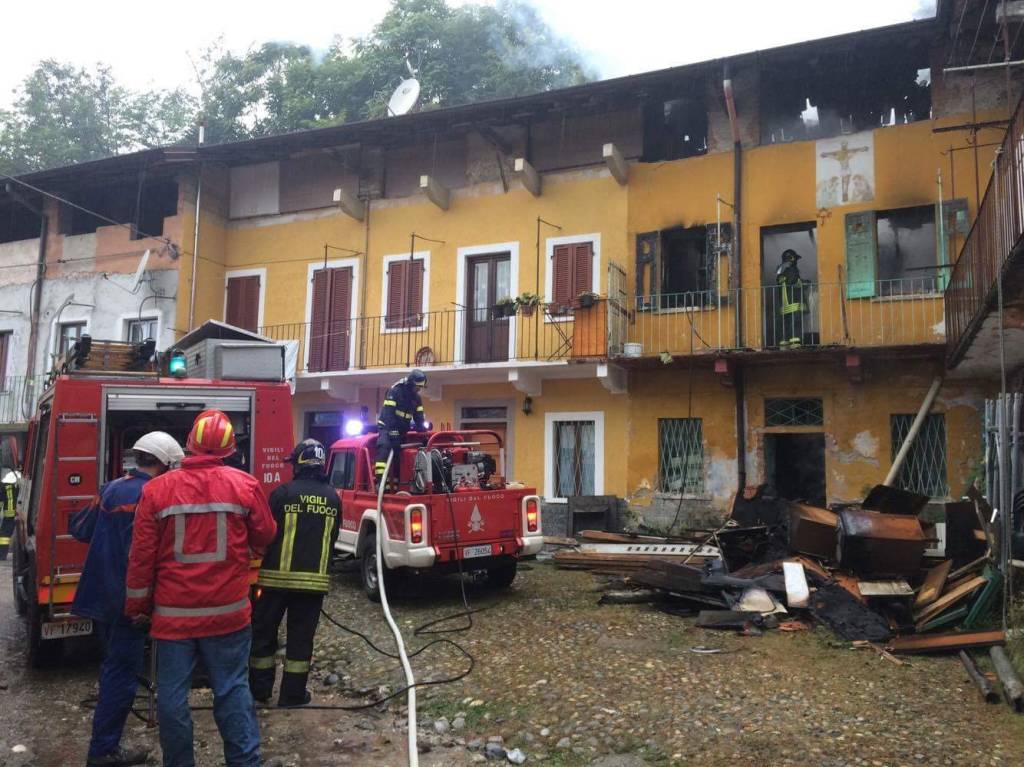 Incendio a Cittiglio: sei persone evacuate