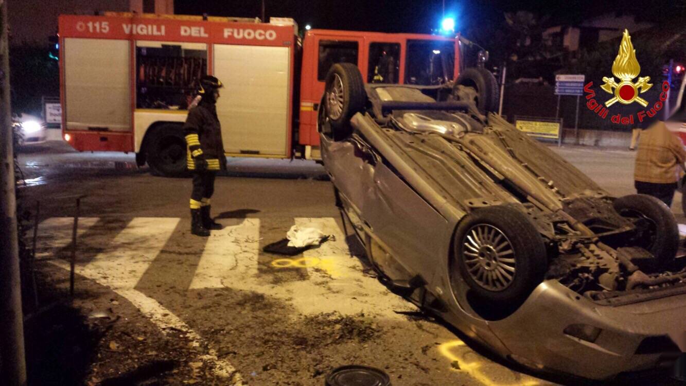 Incidente con ribaltamento a Somma Lombardo