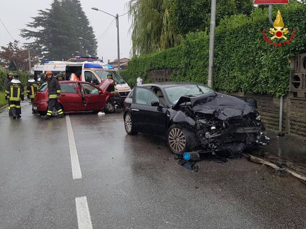 Incidente frontale Cocquio Trevisago Renzo Bossi