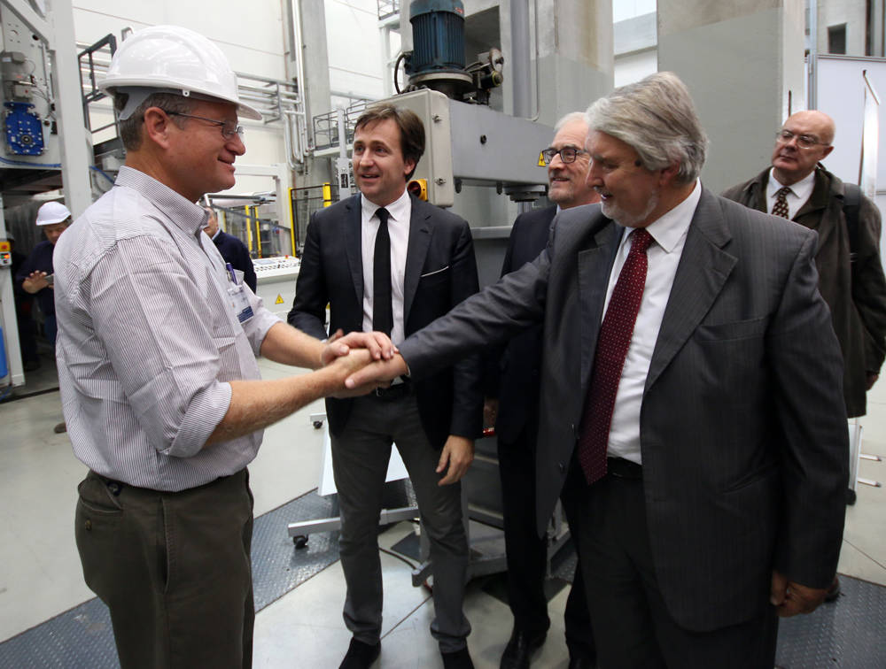 ministro poletti bandera busto arsizio