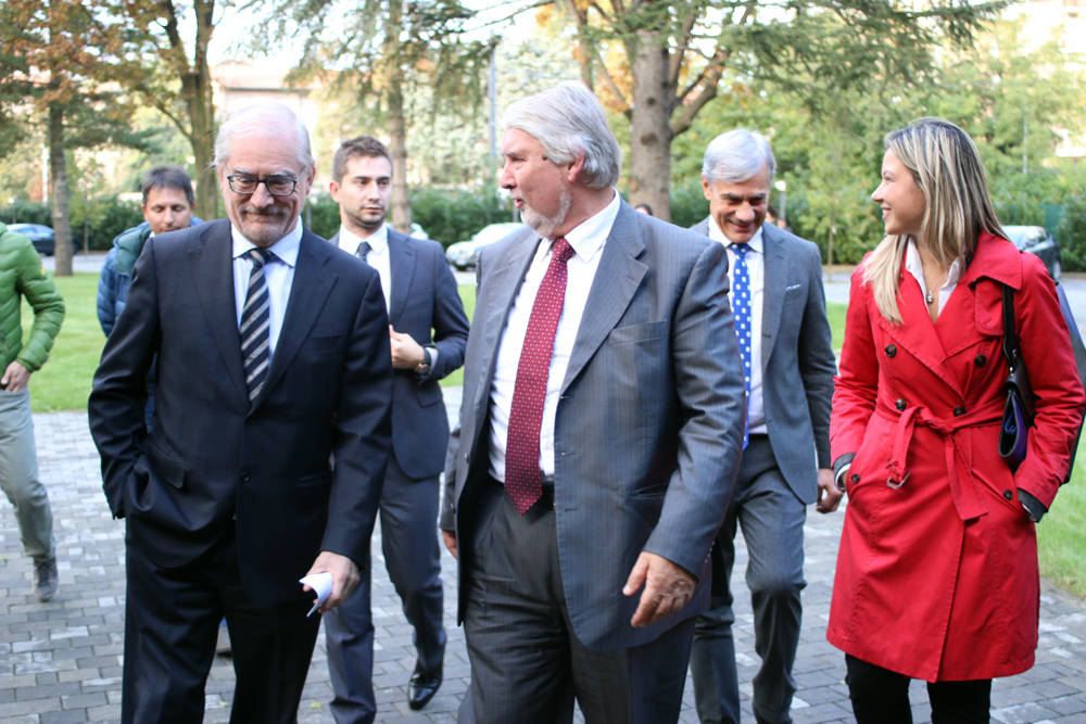 ministro poletti bandera busto arsizio
