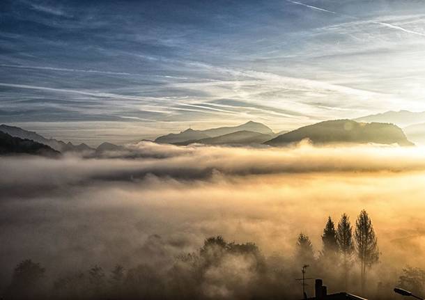 Nebbia a Lavena Ponte Tresa - foto di Roberto Garoscio