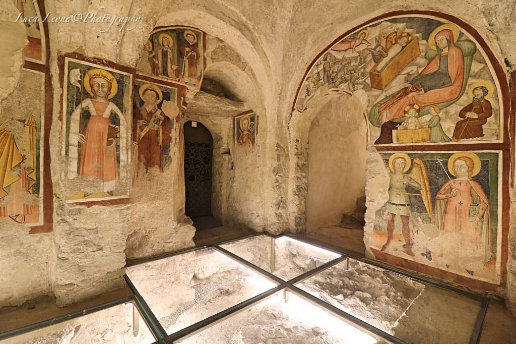 Nella cripta del Sacro Monte