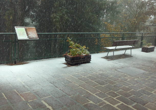 Spolverata di neve al Campo dei Fiori