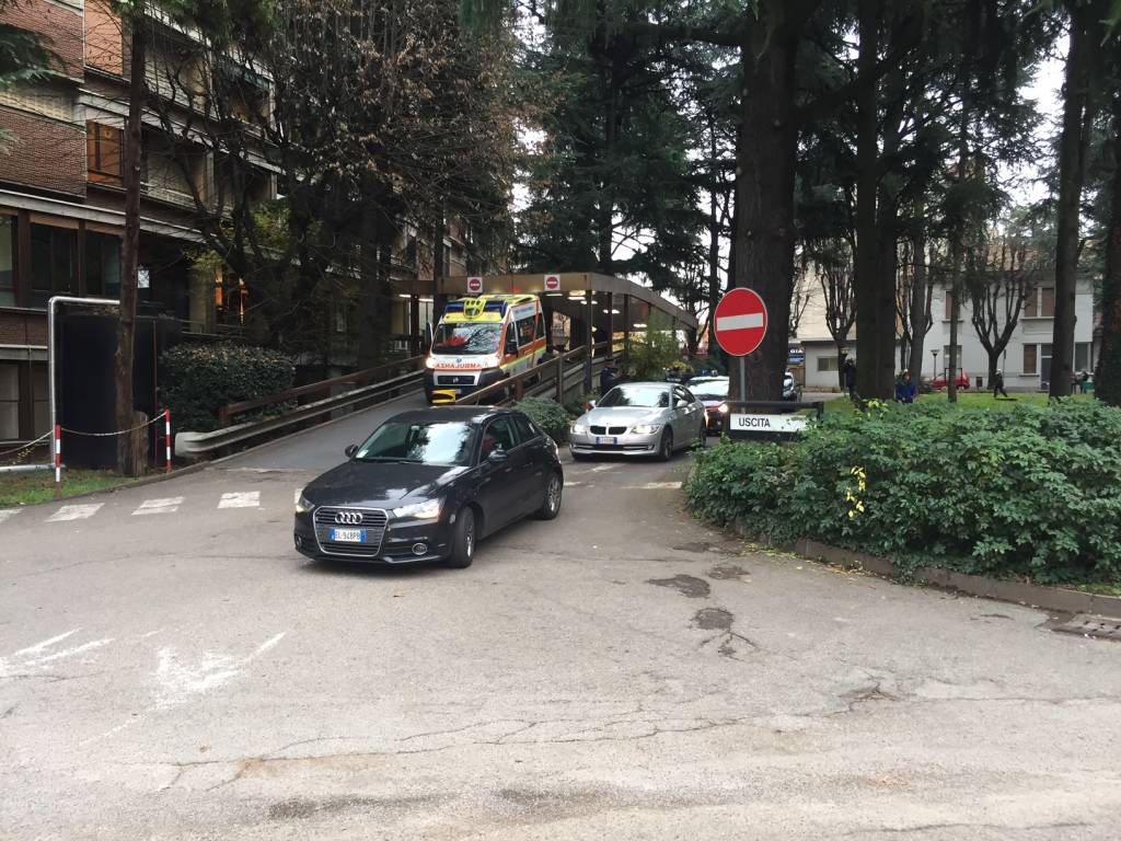 Carabinieri in ospedale, perquisizioni in corso