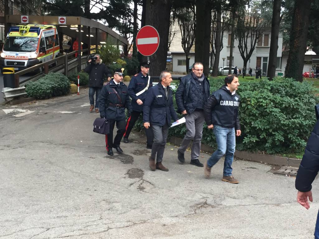 Carabinieri in ospedale, perquisizioni in corso