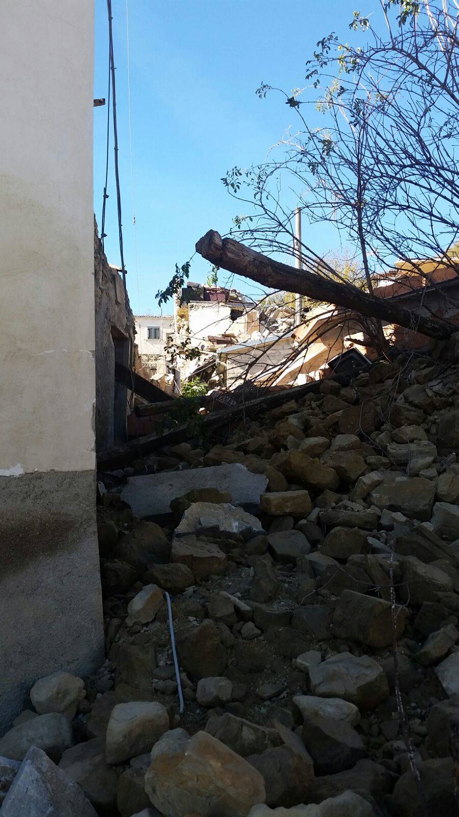 I vigili della Valle assistono i terremotati