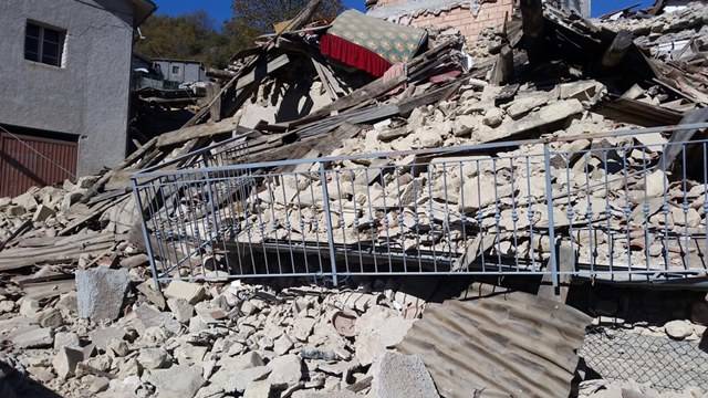 I vigili della Valle assistono i terremotati