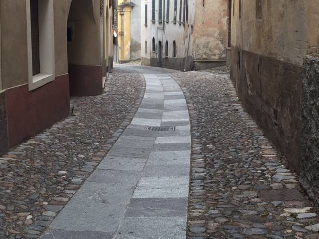 I lavori in centro a Castello Cabiaglio