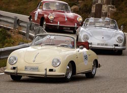 \"Guidando l\'Arte\": 50 Porsche d\'epoca a Varese