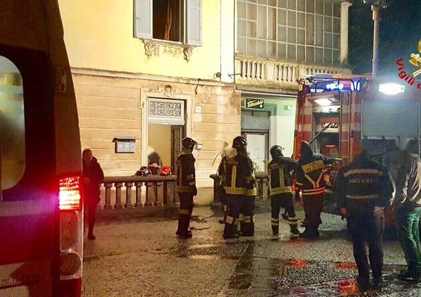 A fuoco una cucina, intervengono i vigili del fuoco