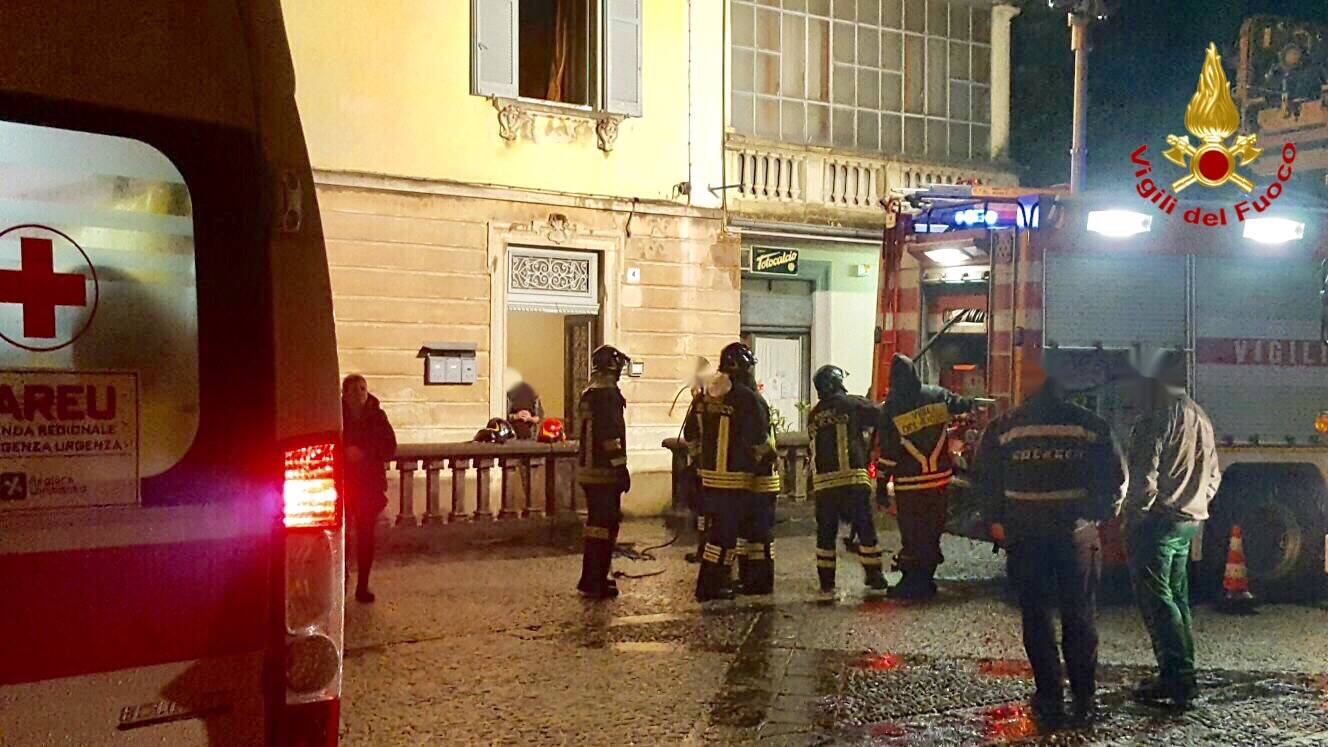 incendio in una cucina laveno mombello