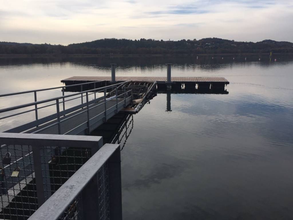 incendio pontile Schiranna novembre 2016