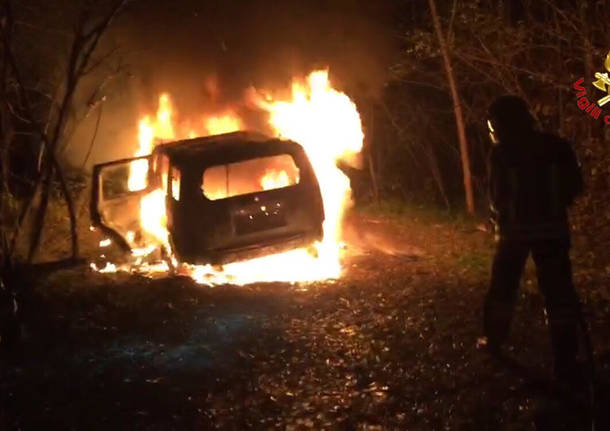 incendio suv samarate