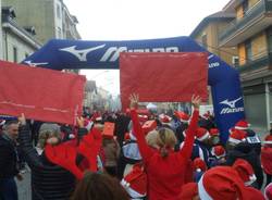 La corsa dei Babbi Natale a Besozzo