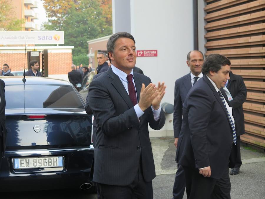 Matteo Renzi alla Yamamay di Gallarate