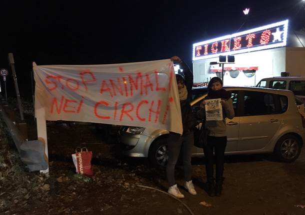 Striscione contro il circo