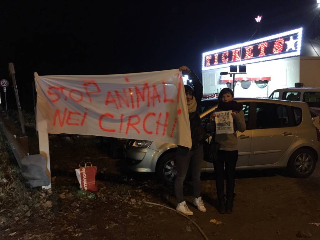 protesta contro il circo 