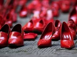 Scarpe rosse contro al violenza sulle donne