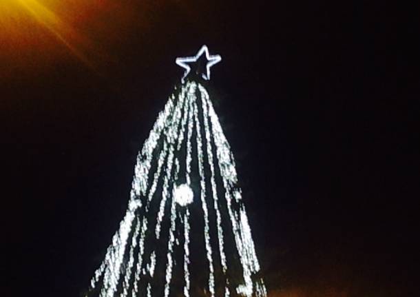 In piazza Monte Grappa è già Natale