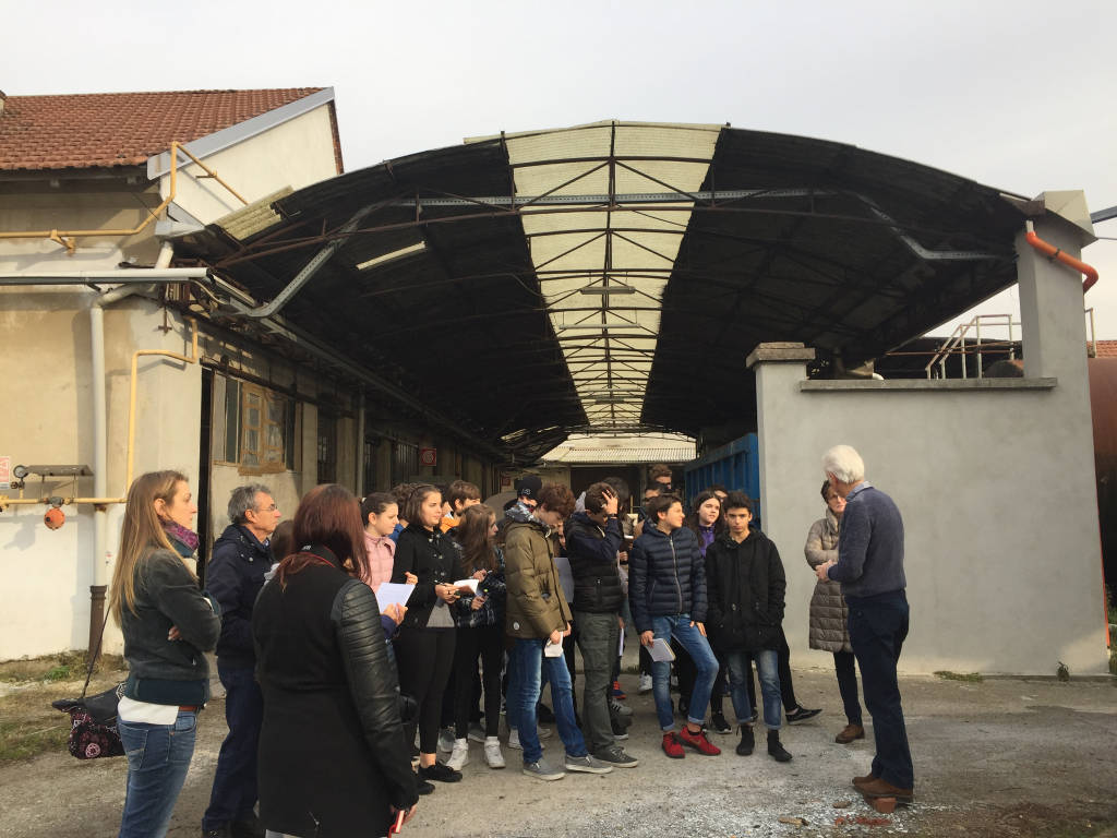 Studenti alla tintoria clerici Gallarate Pmiday