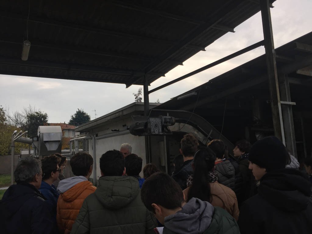 Studenti alla tintoria clerici Gallarate Pmiday