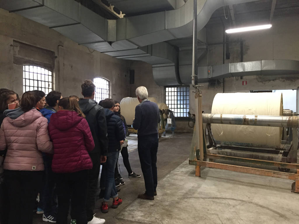 Studenti alla tintoria clerici Gallarate Pmiday