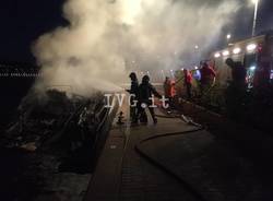 A fuoco uno yacht a Loano, tre morti (foto di Ivg.it)