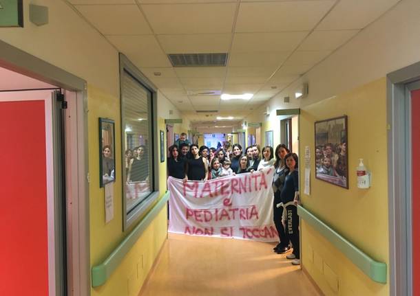 protesta mamme ospedale angera